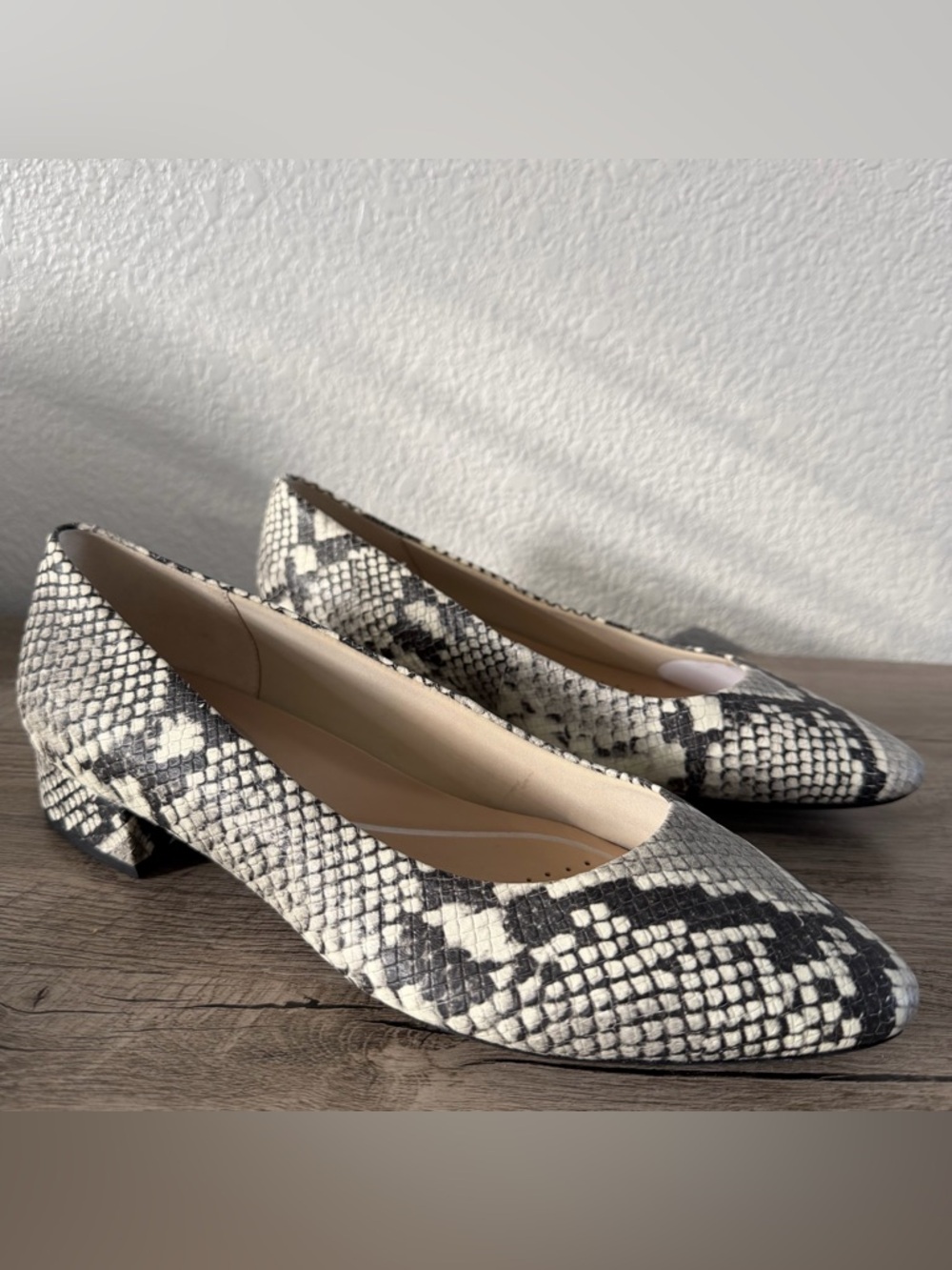 Easy Spirit Caldise Snake Print Women’s Round Closed Toe Block Heel Pumps Sz 10